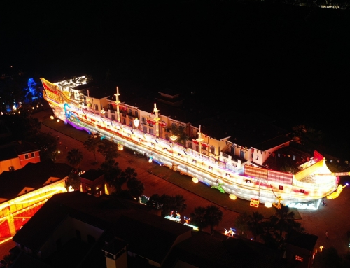 自贡花灯巨型海盗船落户南山，，加勒比海夜部落更精彩  ?——玩水、、、追光、、、嗨电音，，三种玩法不限次往返穿越